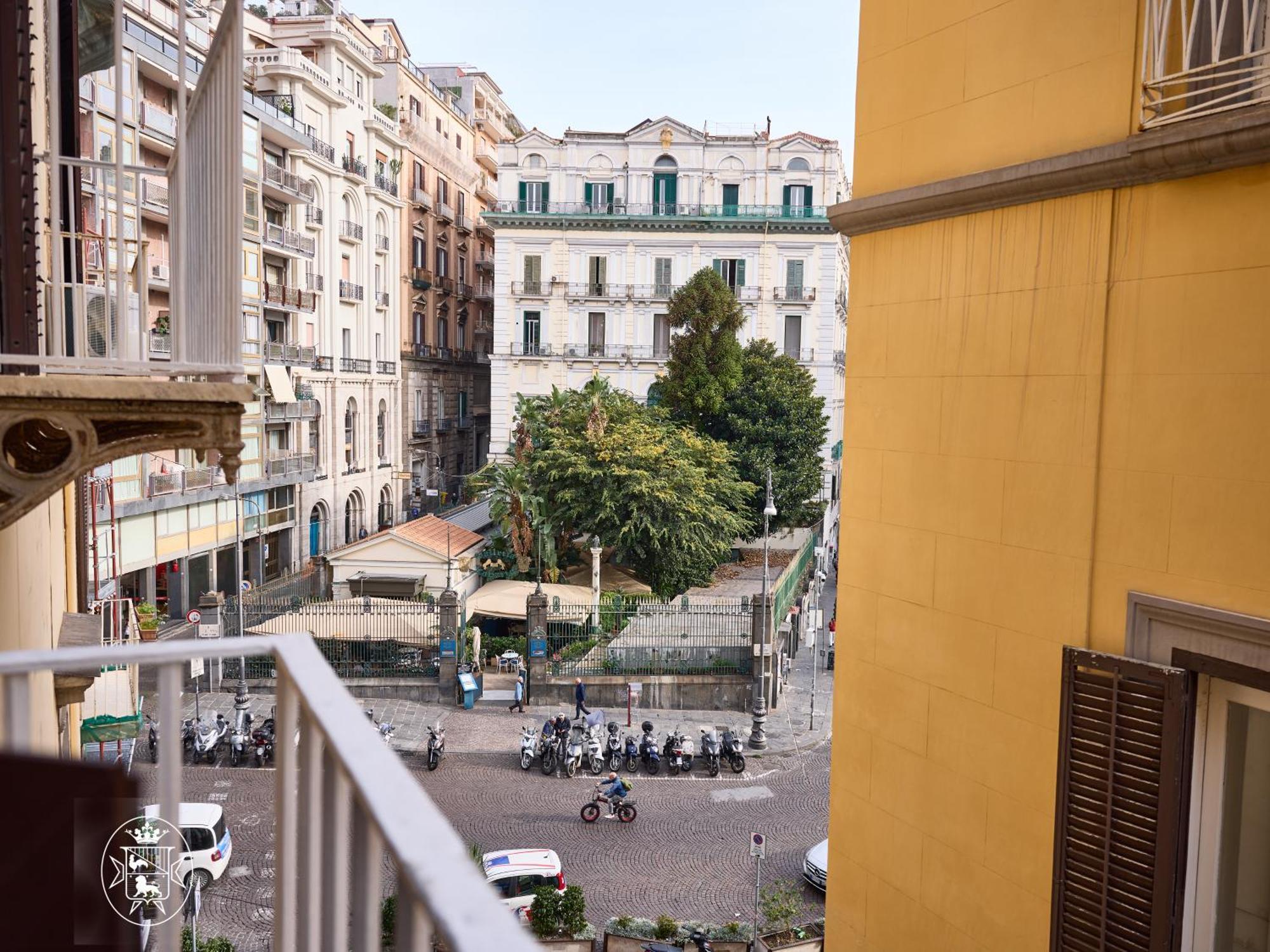Vista Piazza Dei Martiri Acomodação com café da manhã Nápoles Exterior foto